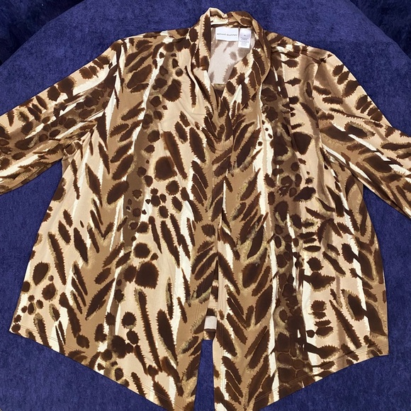 Alfred Dunner Jackets & Blazers - Alfred Dunner women’s Brown Patterned Blouse (739)